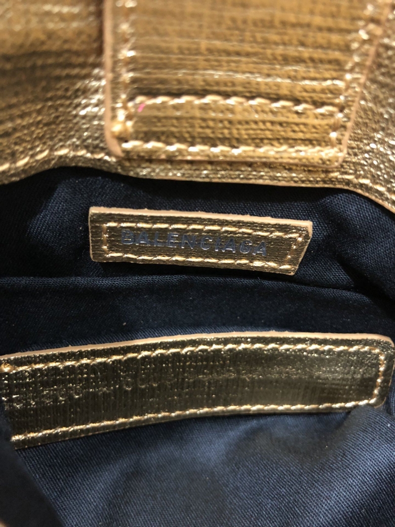 Ba1en*iaga shopping bags